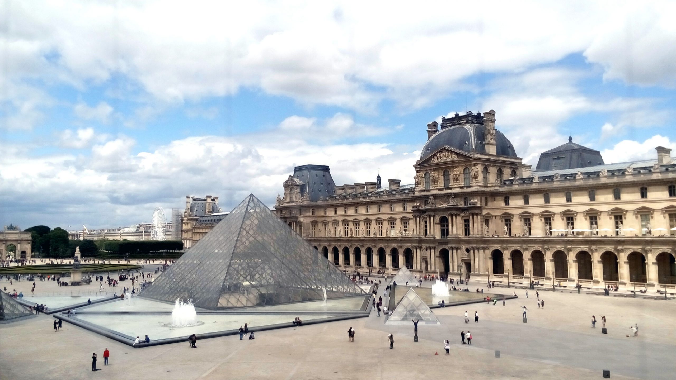 Paris: Louvre wiedereröffnet